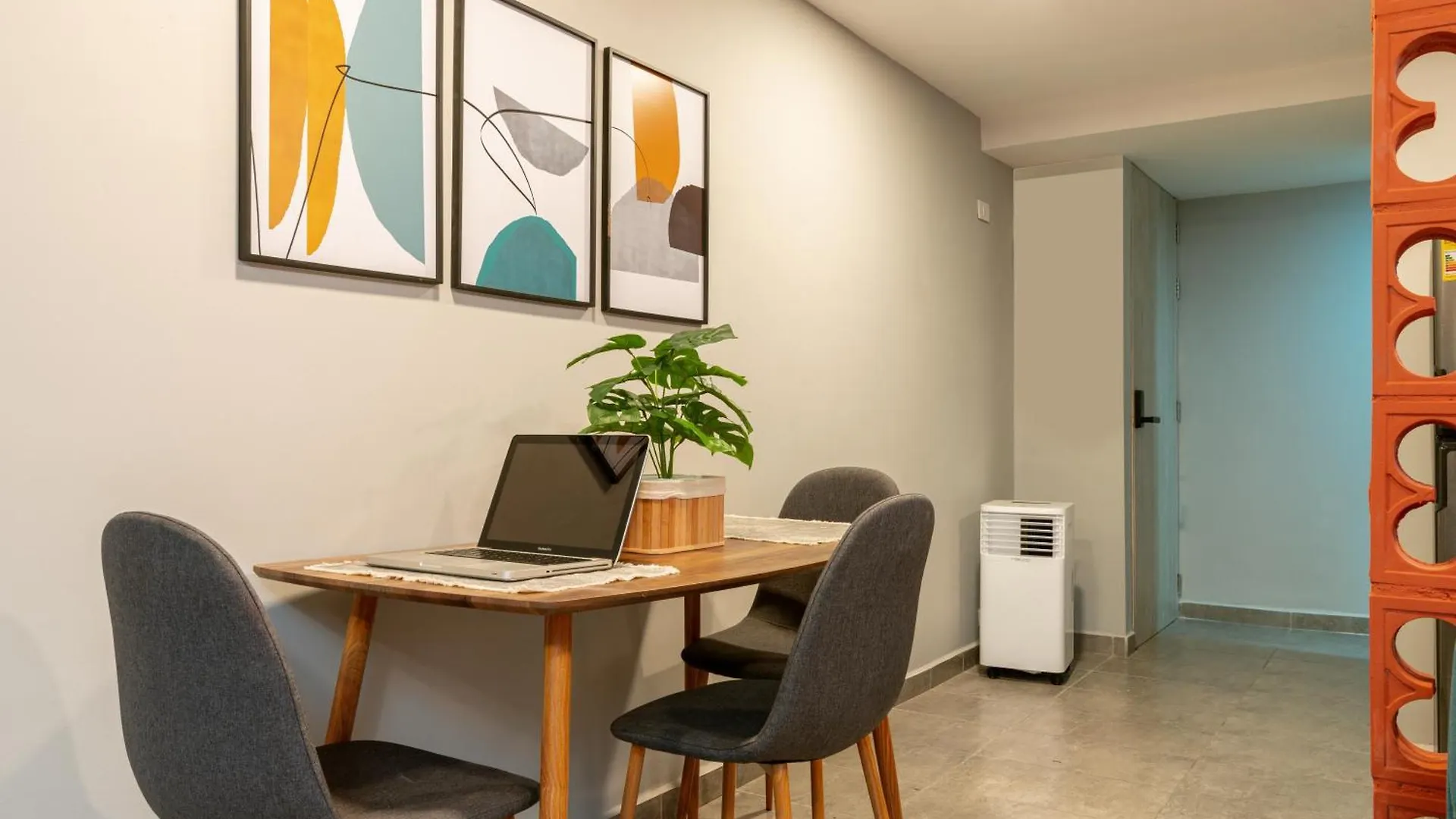 Tranvia 40 Apartment Medellin