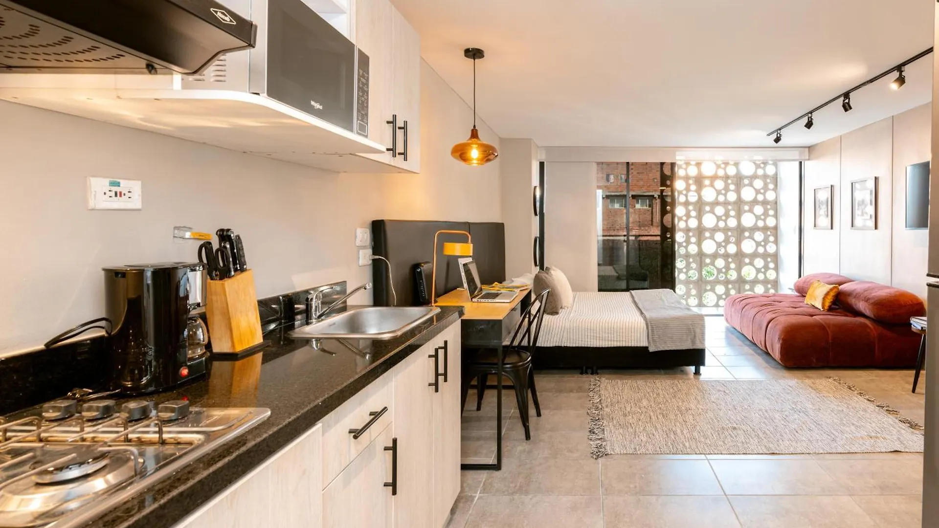 Tranvia 40 Apartment Medellin 0*,